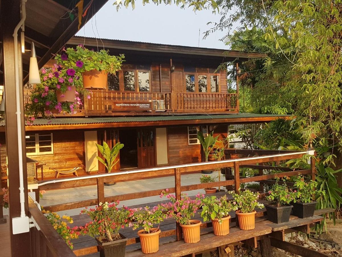 Songthai Suvarnabhumi Bed and Breakfast Ban Khlong Si Exterior foto